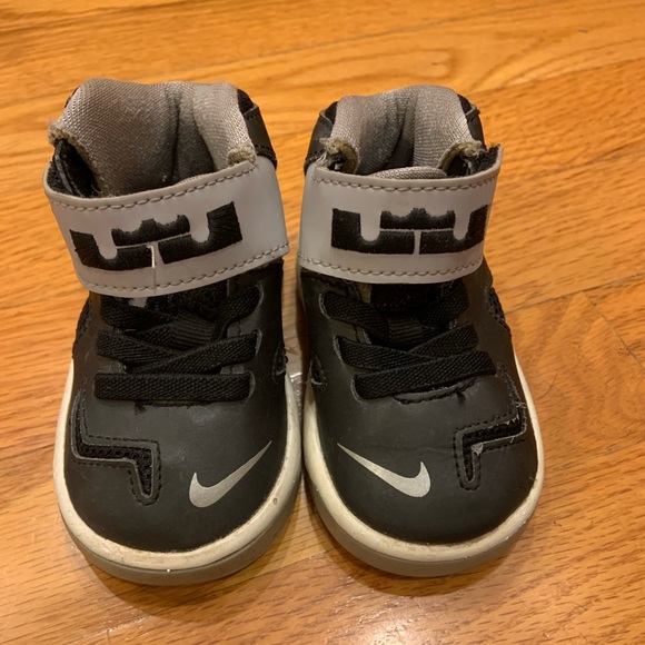 Baby/toddler Nike Hightop shoes size 4C Unisex - Picture 2 of 6